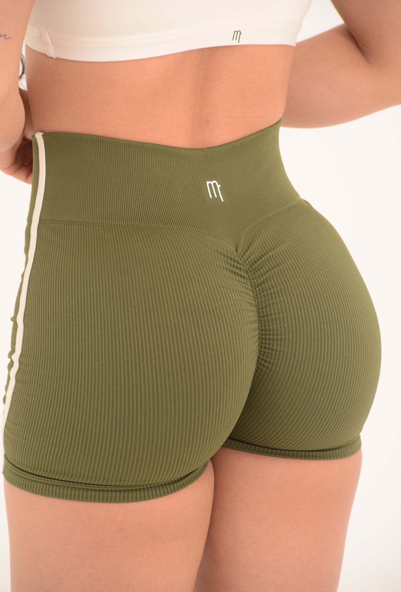 SHORT BASIC ACANALADO BICOLOR